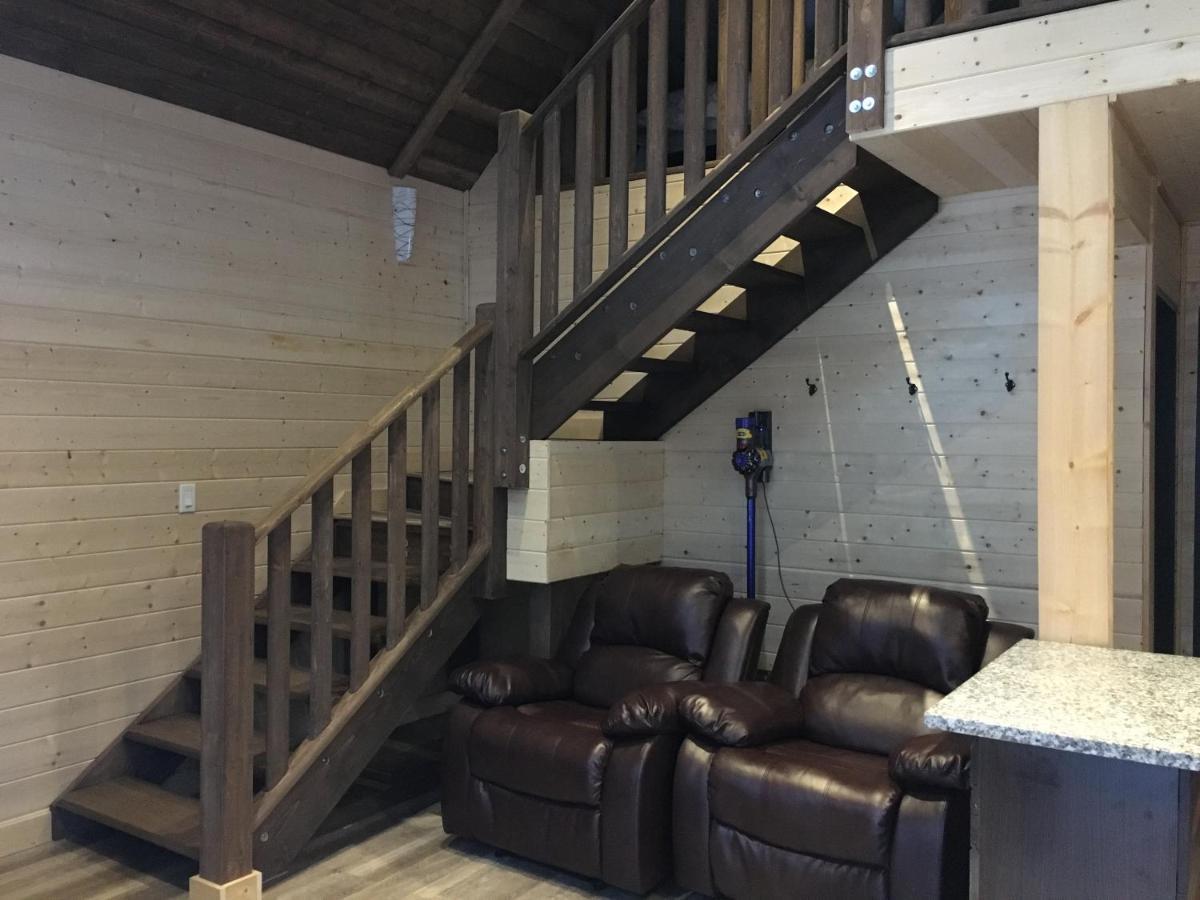 Cougar Mountain Lodge And Resort Cabin Rentals Valemount Exterior foto