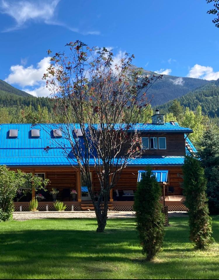 Cougar Mountain Lodge And Resort Cabin Rentals Valemount Exterior foto